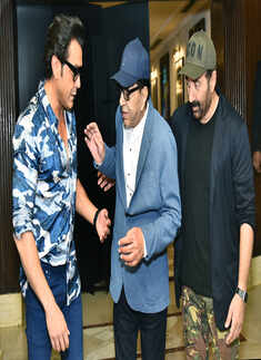 Bobby Deol, Dharmendra and Sunny Deol 