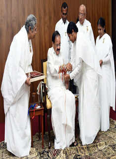 Modi, Kovind greet nation on Raksha Bandhan