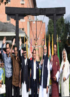 PM Modi meets BIMSTEC leaders in Nepal