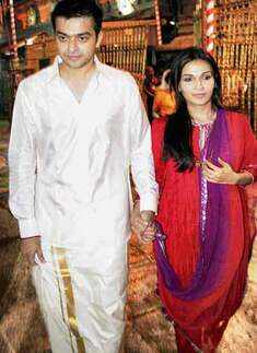 Soundarya & Ashwin visit Venkateswara Temple