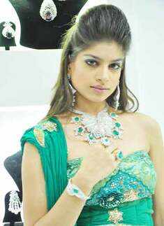 'Timeless Jewels' exhibition