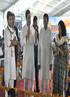 Rahul Gandhi holds roadshow in poll-bound MP