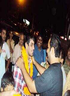 Sushil Kumar visits temple