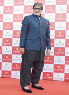 Amitabh Bachchan graces the launch of a store