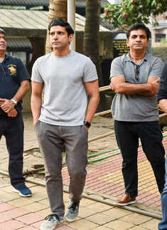 Photos of Krishna Raj Kapoor's funeral