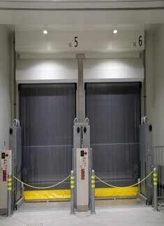 Fishmongers mourn as historic Tsukiji market closes