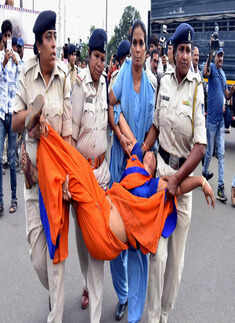 ASHA, USHA workers&rsquo; protest turns violent in Bhopal