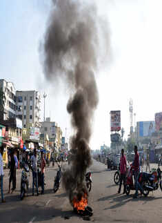 Puri: Protest erupts against queue system at Jagannath Templ