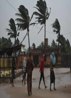 Cyclone Titli lashes Odisha, Andhra Pradesh