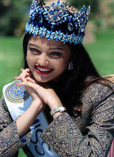 These rare & candid pictures prove that Aishwarya Rai Bachchan is a born diva