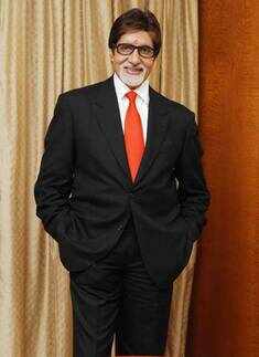 Stars appeal for peace on Twitter