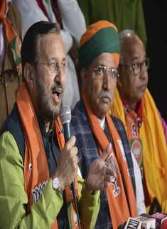 Congress, BJP go full throttle in election campaign