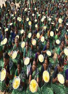 Hundreds of people pay homage to 2004's Tsunami victims in Chennai
