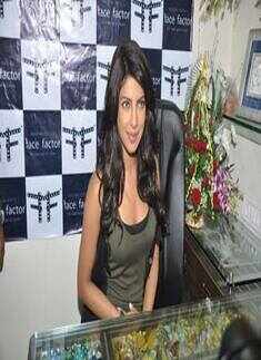 Piggy at Rajesh Patil's studio opening