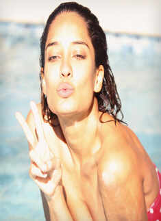 Lisa Haydon's vacation pictures prove that she is a complete stunner