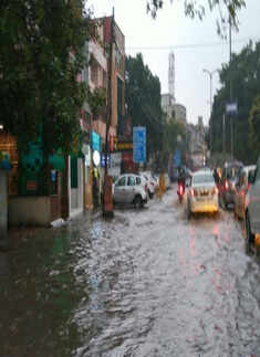 Heavy rain lashes Delhi-NCR region