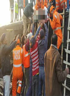 6 killed as 11 coaches of Seemanchal Express derail in Bihar