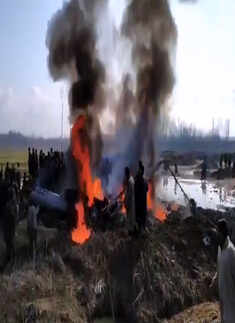 IAF's Mi-17 transport chopper crashes in J&K's Budgam, two dead