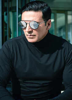 Holi 2019: Bollywood celebrities send out colourful wishes to fans