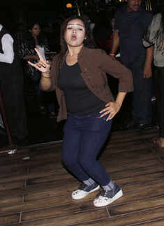 Calcuttans attend Diva Wednesday party at a restopub