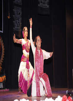 Ashimbandhu Bhattacharya and Anita Mallick