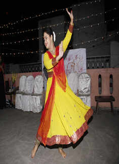 Members of interdisciplinary arts collective celebrate women artistes and artisans with much fanfare