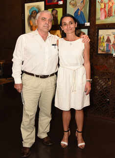 Ildik&oacute; Morovszki-Hal&aacute;sz and Andras Hal&aacute;sz 