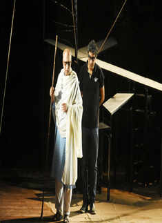 Ekla Chalo Re: A play