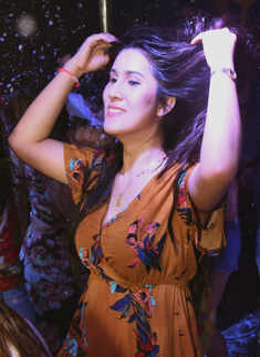 Revellers groove to Thai dance music