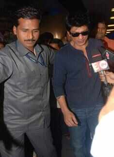 SRK @ Mumbai Airport