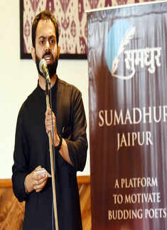 Sumadhur hosts a poetry slam dedicated to mothers