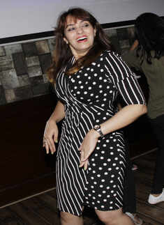 Calcuttans let their hair down at a pub