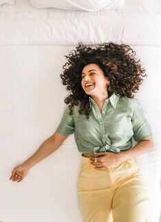 Taapsee Pannu shares photos of her "injured hand" and "plastered legs"