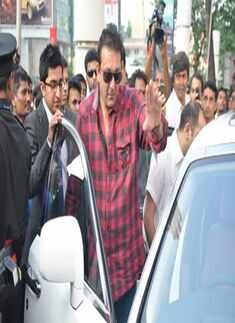 Sanjay gifts Manyata a Rolls Royce