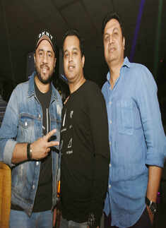 Revellers&rsquo; fun-filled weekend outing