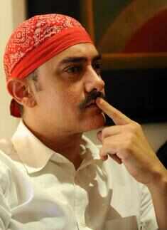 Aamir after meeting PM Singh