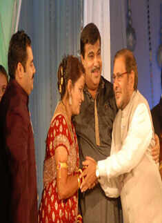 Nitin Gadkari son's reception