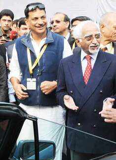 Politicians @ car rally 