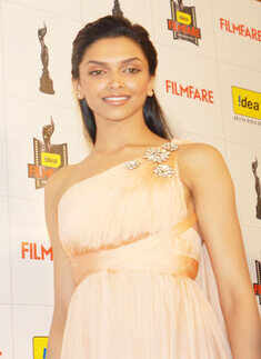 10 Best dressed celebs of 2010