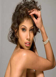 Miss Earth 2010: Nicole Faria