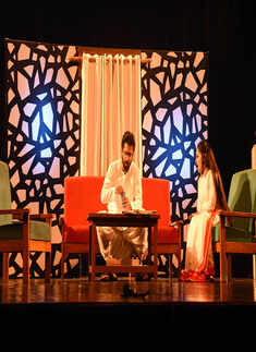 Baqi Itihaas: A play