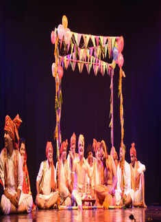 Main Bojh Nahi Bhawishya Hu: A play