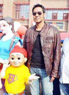 Ajay promotes 'Toonpur Ka..' 