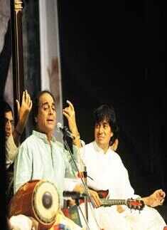 Seshagopalan & Mandolin perform