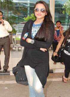 'Dabaang' team @ airport