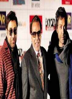 Deols promote 'Yamla Pagla..'