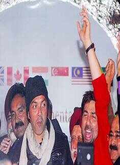 Dharmendra wins Punjabi Rattan Award