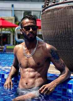 Hardik Pandya was dating Amyra Dastur before Natasa Stankovic