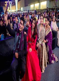 Inside pictures from the star-studded Umang 2020