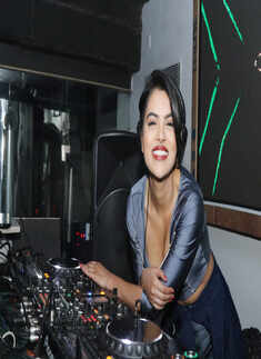 City revellers party hard at a restopub